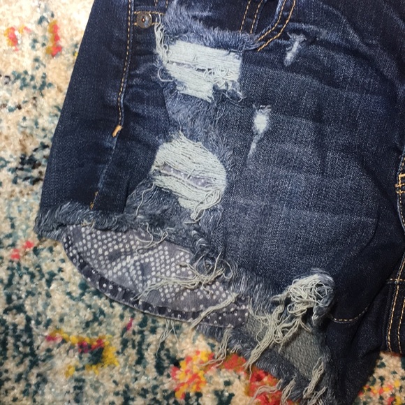 American Eagle Hi-Rise Festival denim shorts - Picture 2 of 6